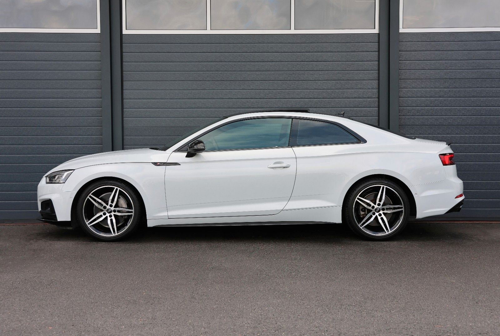Audi A5 2.0 S-Line ACC HUD 360° B&O PANO SHZ TOTW R19 foto 4