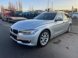 BMW 320 i xDrive Luxury Aut PANO LEDER XENON - BMW 3er Reihe Gebrauchtwagen in Berlin