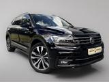 Volkswagen Tiguan Allspace R-Line / Allrad / Pano / Keyless - mit Diesel-Antrieb: Schwarz, mit Apple Carplay