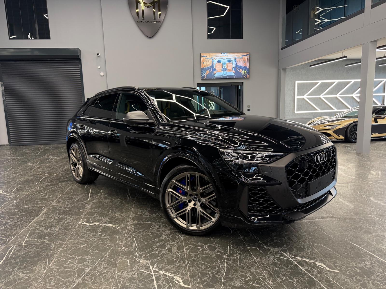 Audi RSQ8  Performance Matt Carbon Package