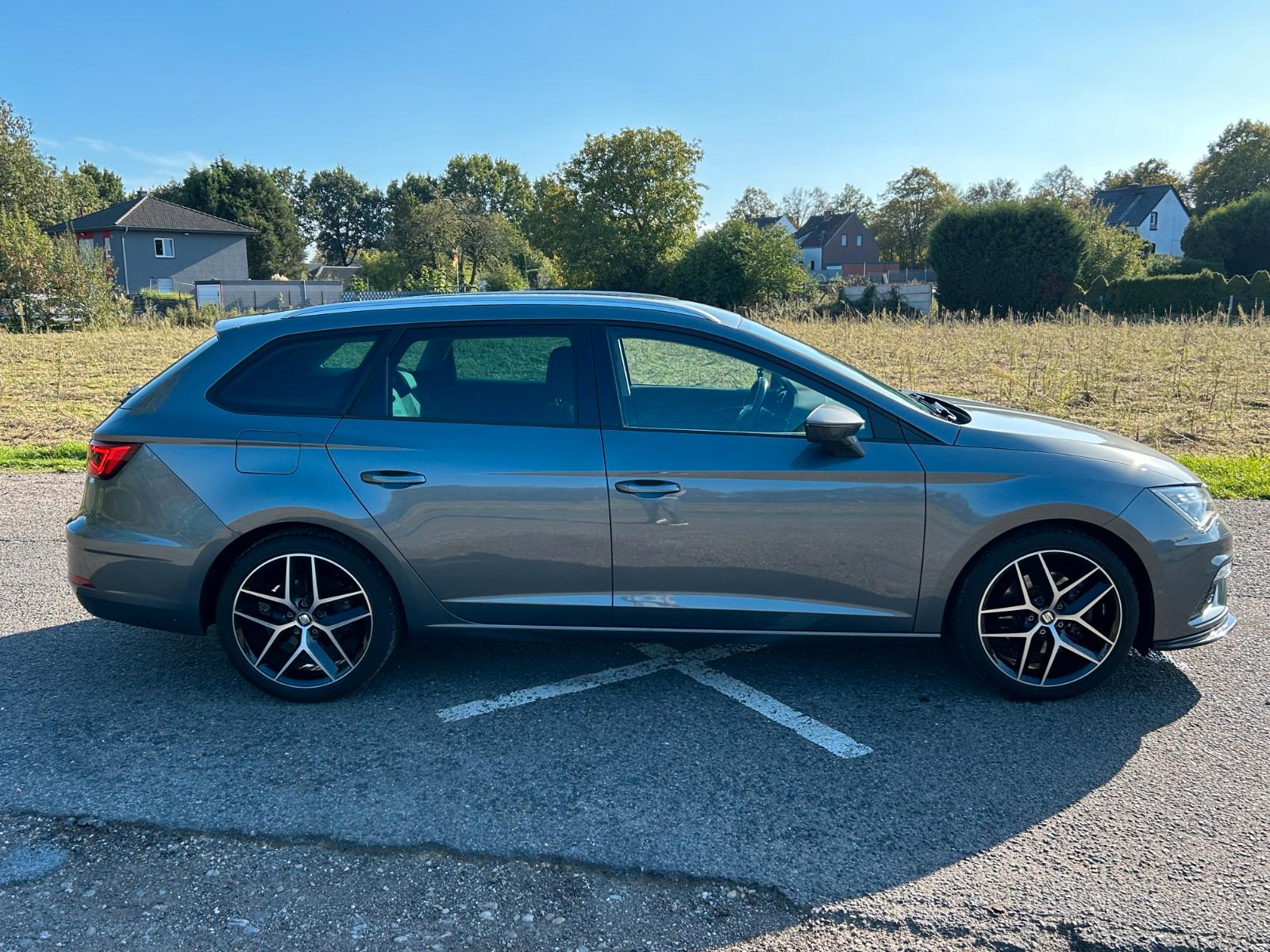 Seat Leon ST 1.8 FR DSG LED Navi AHK Sitzheizung PDC