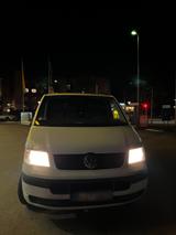 Volkswagen VW T5 Caravelle 1.9 TDI 04/2007 - Volkswagen T5 Caravelle mit Diesel-Antrieb: Kleinbus, 1.9