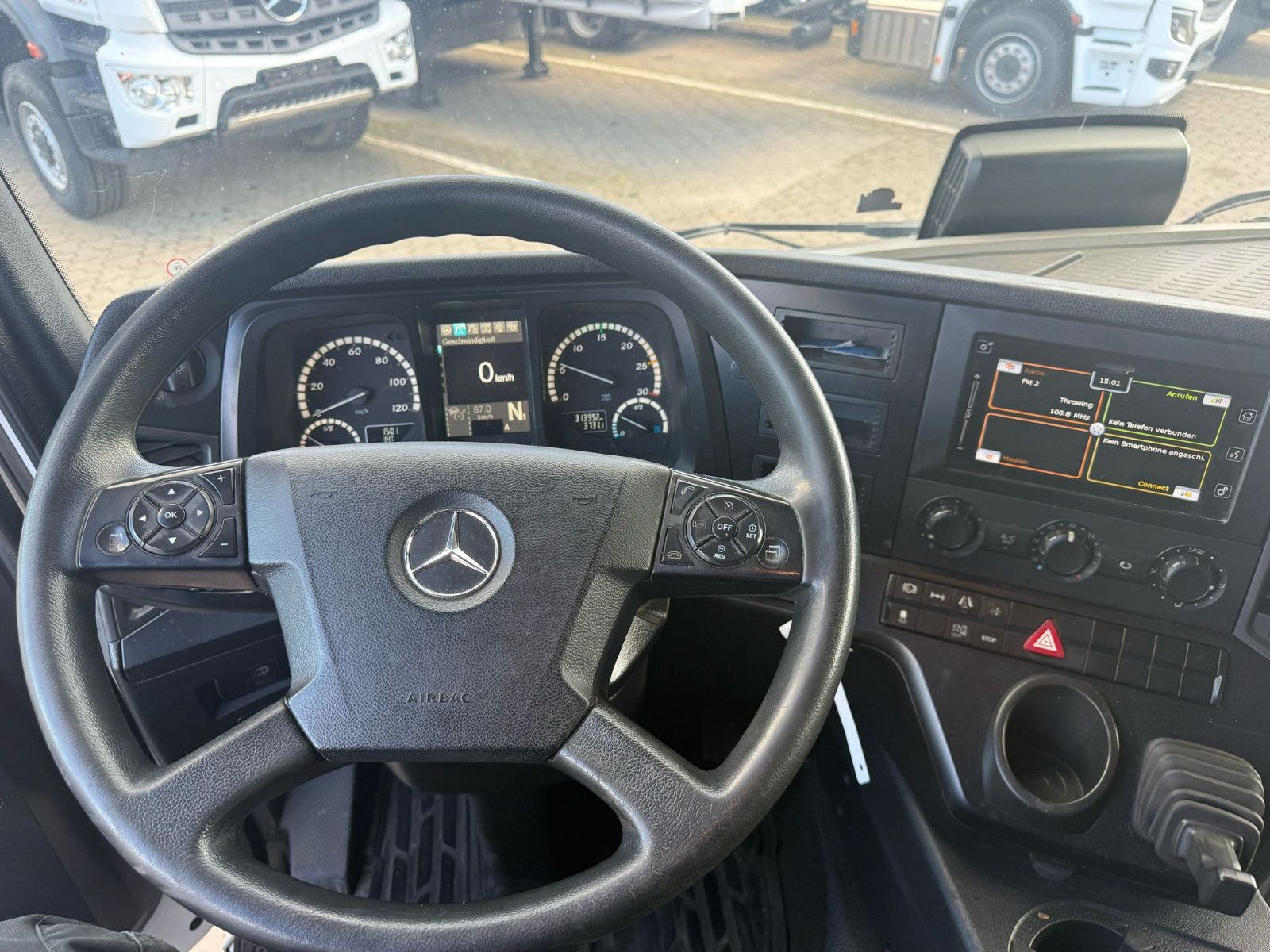 Fahrzeugabbildung Mercedes-Benz Antos 1835 L - 4x2 Schiebeplane