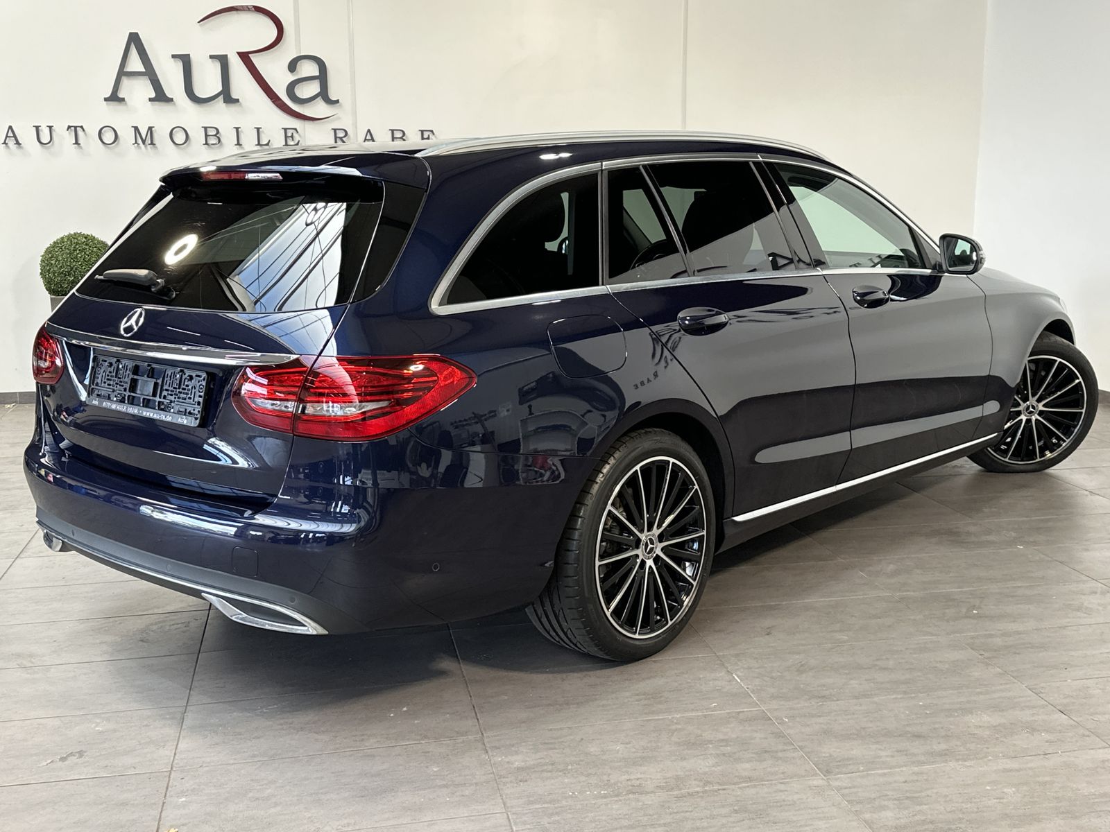 Fahrzeugabbildung Mercedes-Benz C 220d T Avantgarde NAV+LED+PANORAMA+DISTRONIC