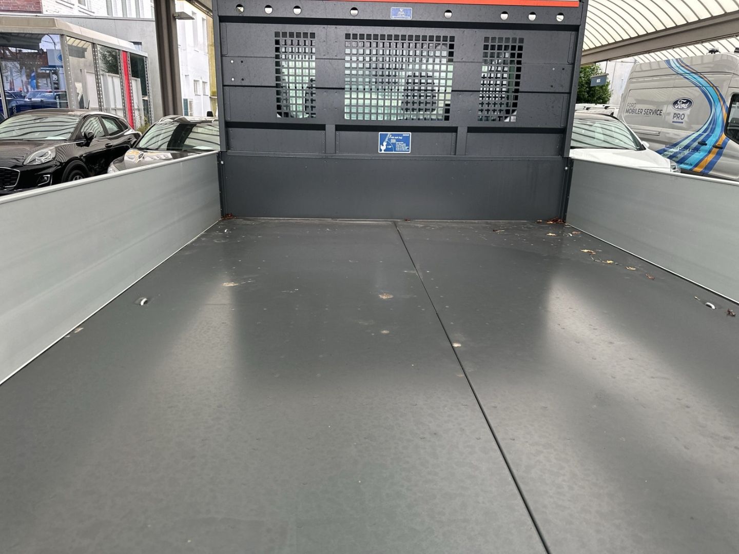 Fahrzeugabbildung Ford Transit Pritsche 350 L2 Einzelkabine Kipper Tren