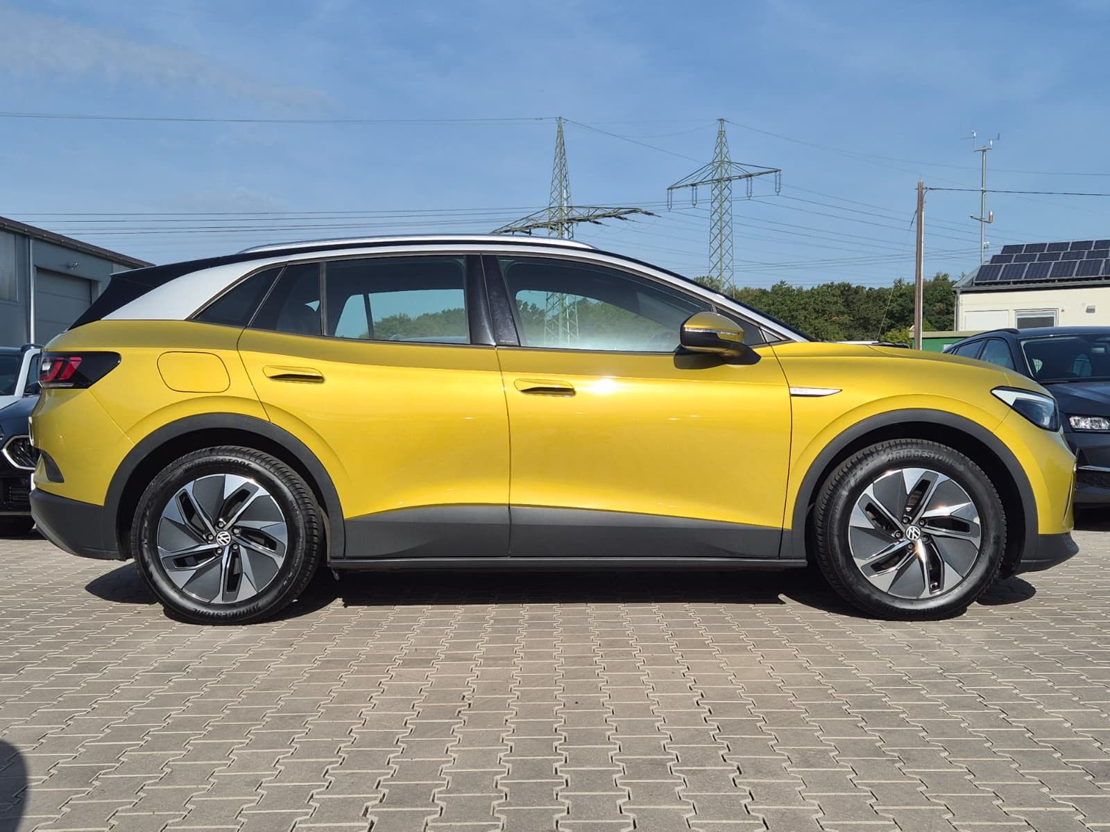 Fahrzeugabbildung Volkswagen ID.4 Pro Performance Life ACC*NAVI*AHK*LM 19"
