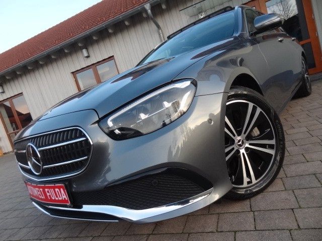 MERCEDES-BENZ E 400 4M*Avantgarde*AHK*AIRM*PANO*HUD*SOUND*TOP