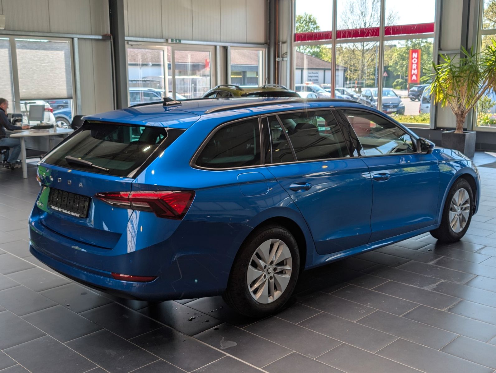Skoda Octavia Combi 2.0 TDI DSG Ambition 8-fach foto 6