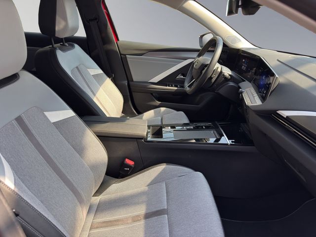 Astra Sports Tourer 1.6Turbo Plugin Hybrid Elega
