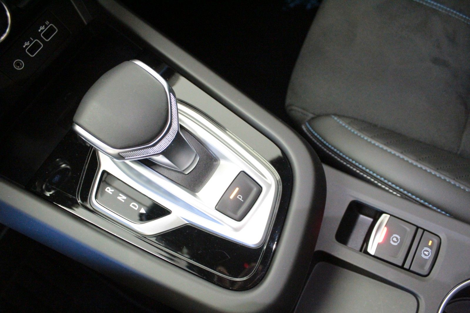 Fahrzeugabbildung Renault Arkana Mild Hybrid 160 EDC Esprit Alpine*15098*