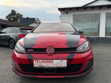 Volkswagen Golf - 2
