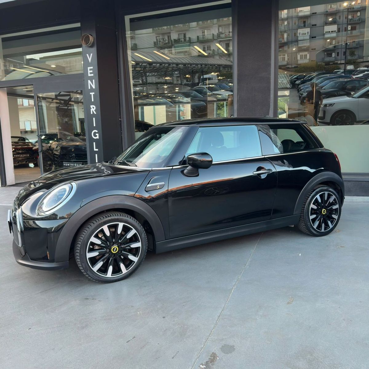 MINI Mini Full Electric Cooper SE Yours imagem 2