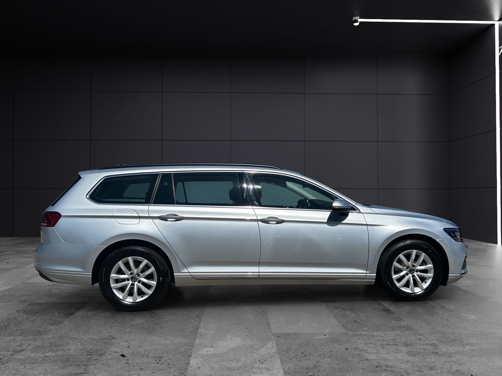 Fahrzeugabbildung Volkswagen Passat Variant TDI Business DSG LED Navi ACC AHK