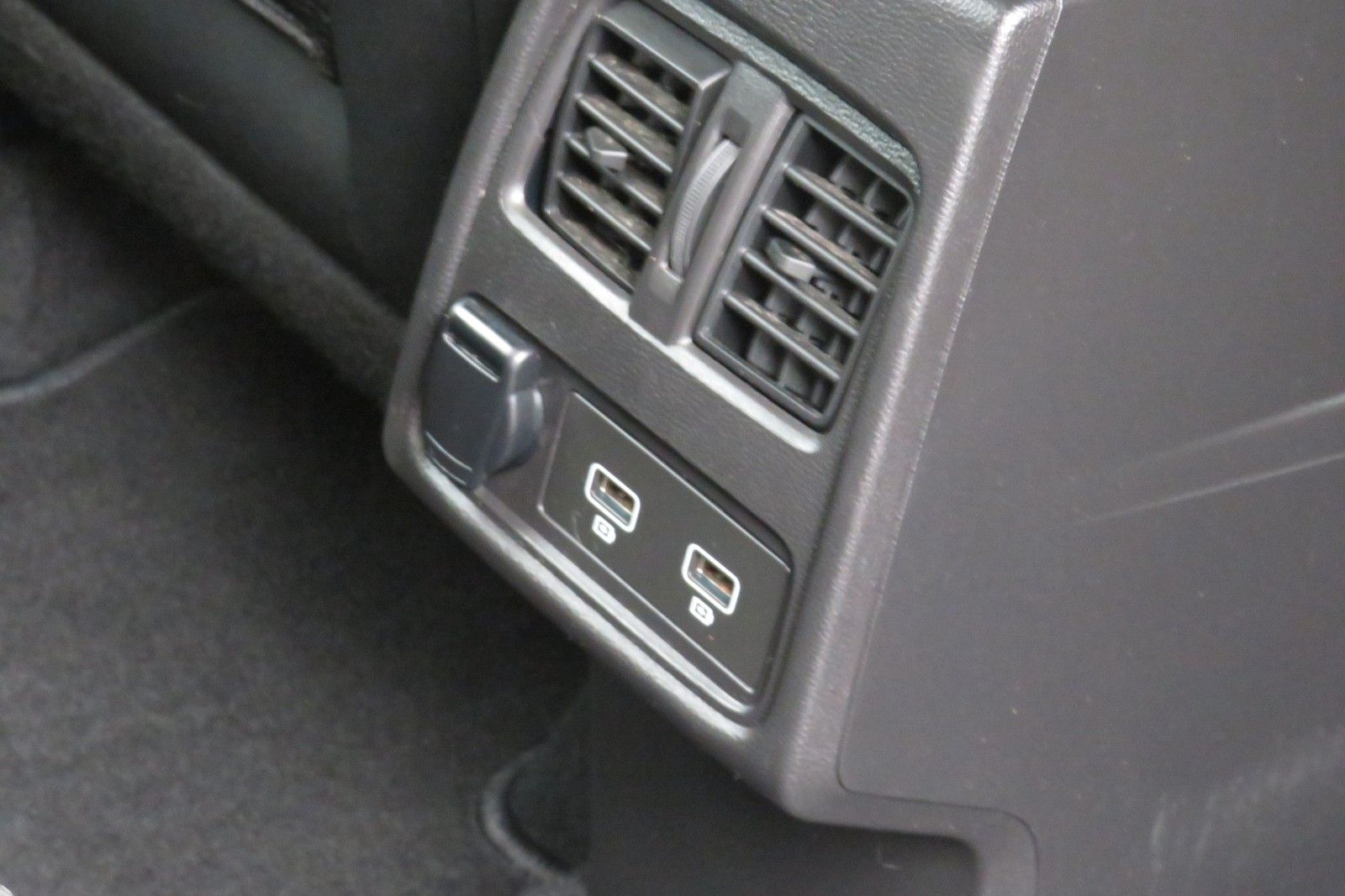 Fahrzeugabbildung Renault Captur II "INTENS" AHK NAVI 18` KAMERA SITZH.