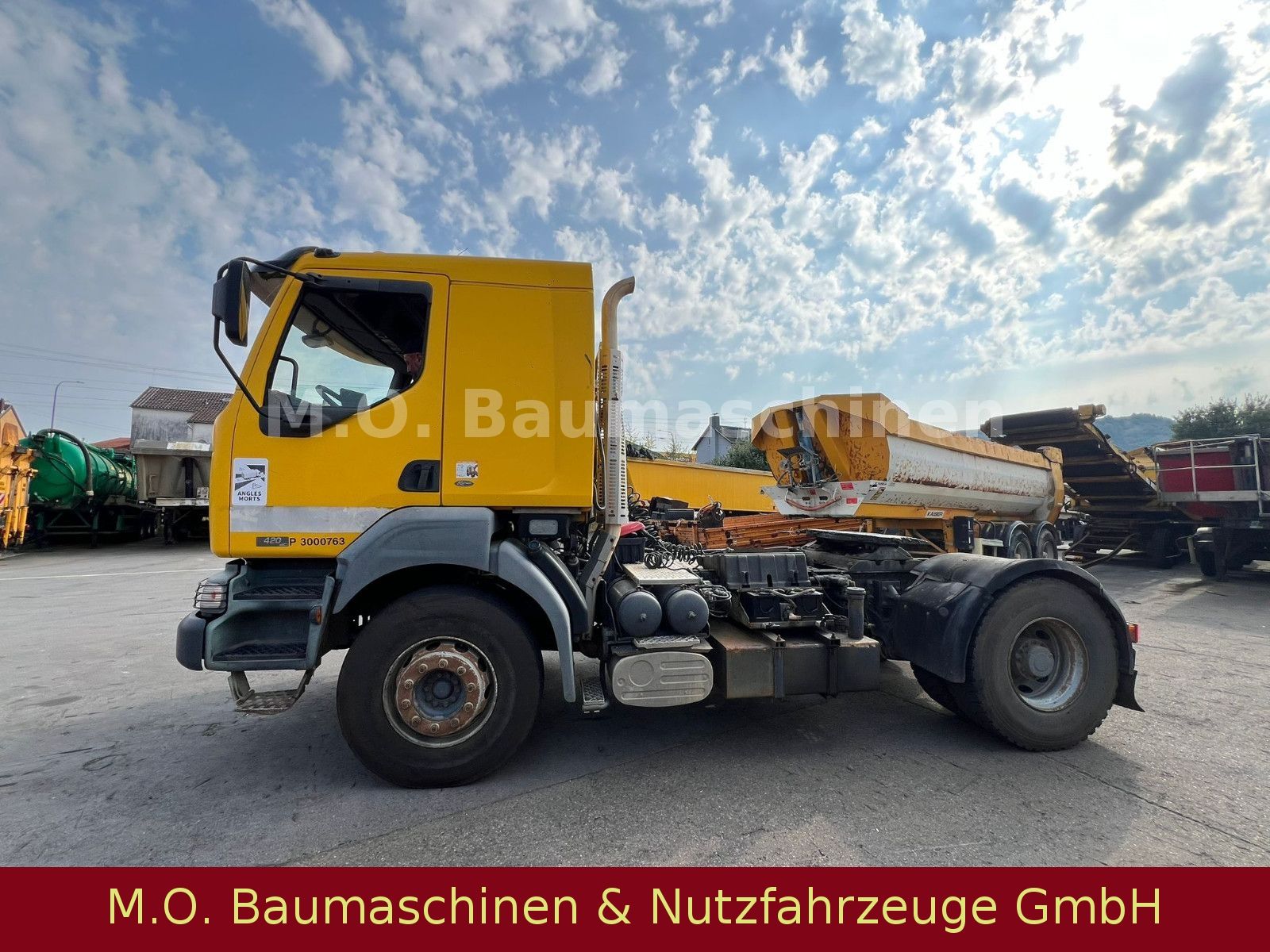 Fahrzeugabbildung Renault Kerax 420 / 4x2 /