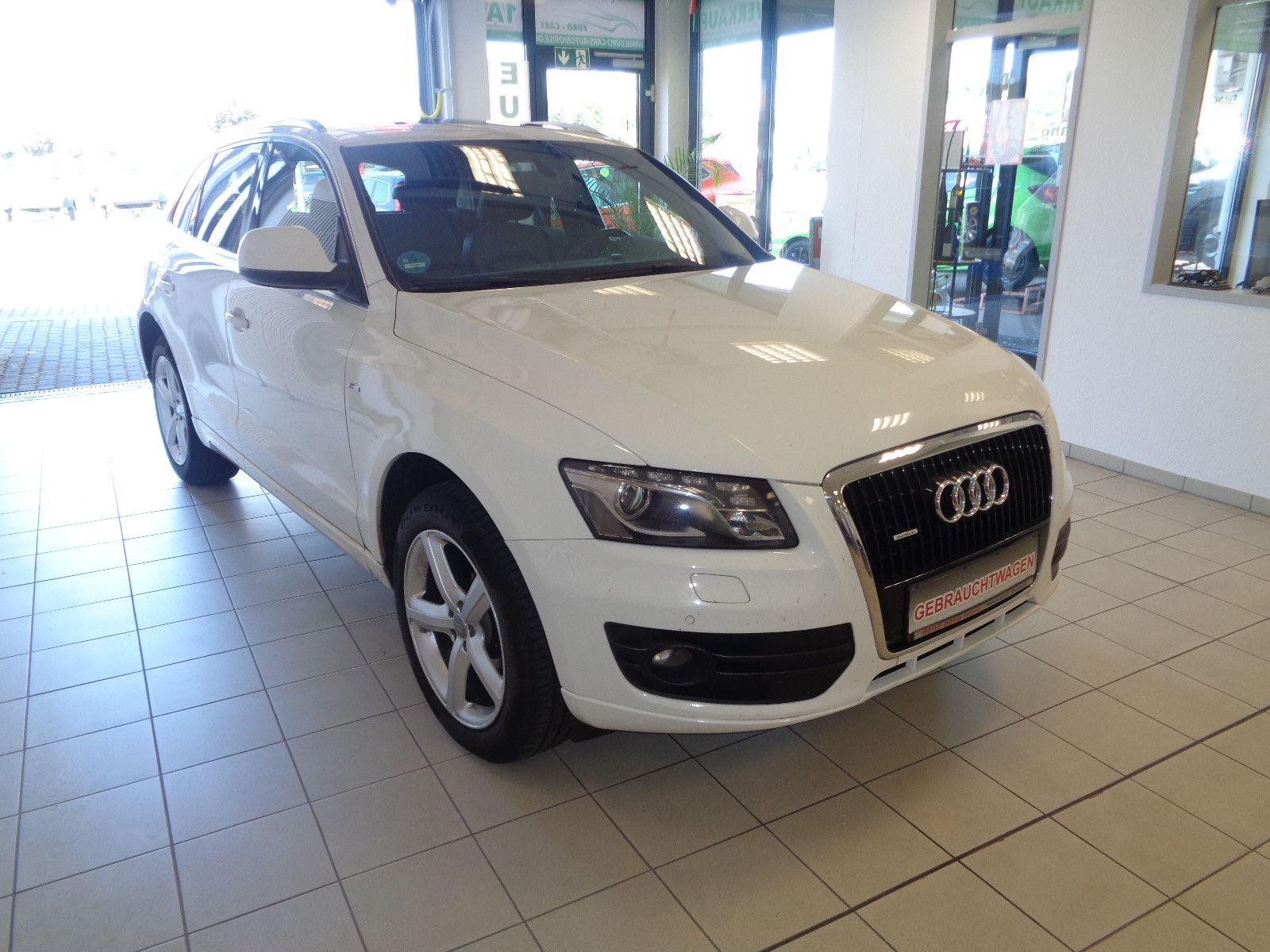 Fahrzeugabbildung Audi Q5 3.0 TDI  quattro / Bi-Xenon / NAVI / LEDER