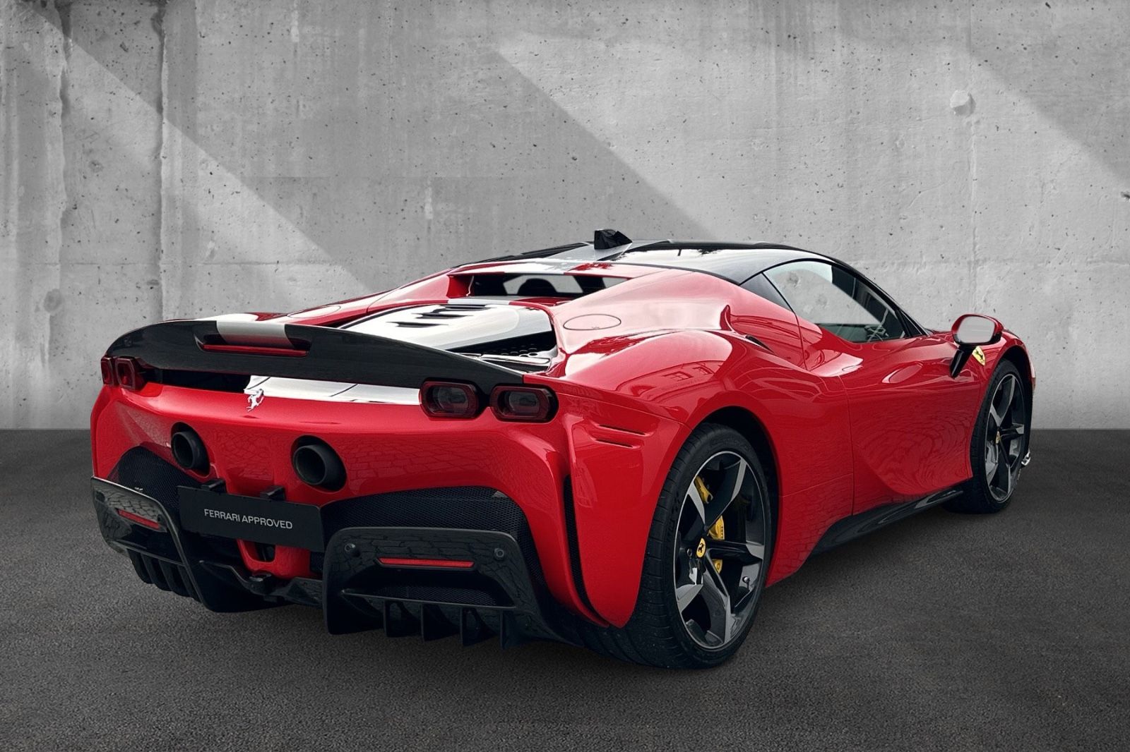 Fahrzeugabbildung Ferrari SF90 Stradale*Fiorano Paket*Full Carbon*4Punkt