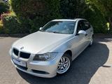 BMW 320 Lim *Steuerkette Neu/Inspektion Neu* - BMW 320 in Bonn