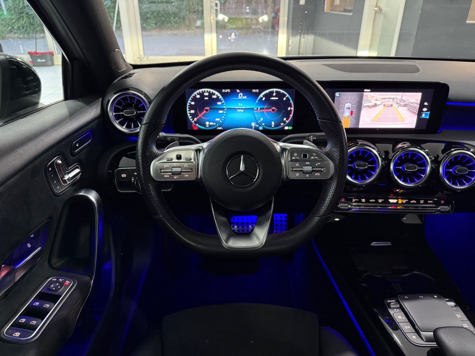 Mercedes-Benz A 200d AMG PANO MEMORY HEADUP MBEAM KEYLESS foto 5