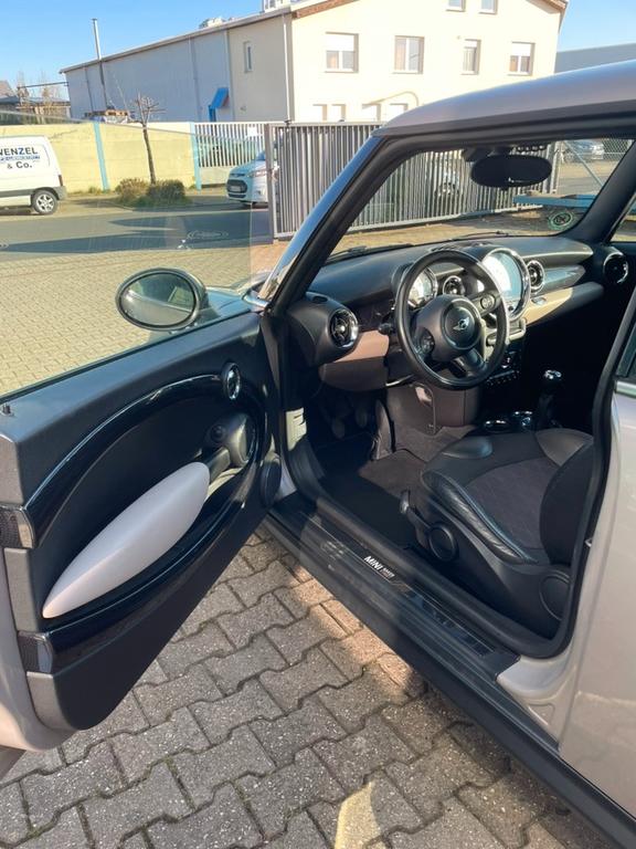 MINI Cooper D