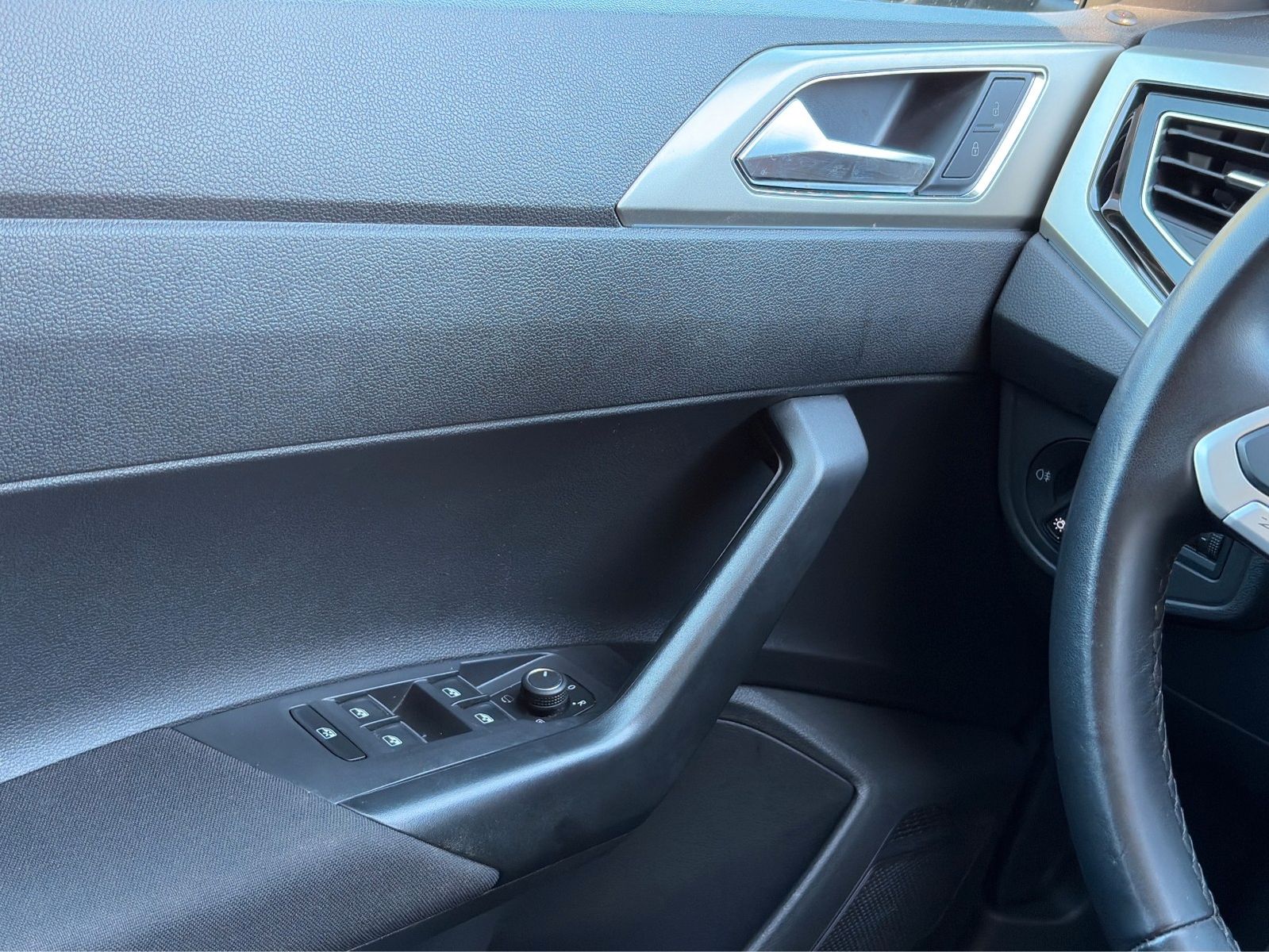 Fahrzeugabbildung Volkswagen Polo VI Move*SHZ*ViCo*NAVI*LED***