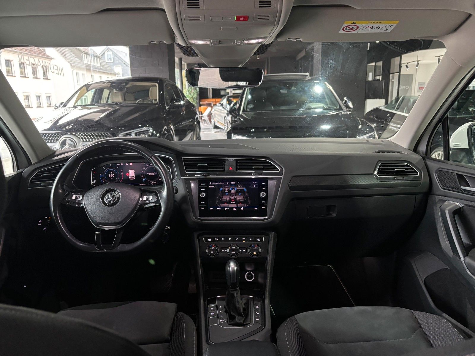 Fahrzeugabbildung Volkswagen Tiguan Highline *CarPlay*Kamera*LED*SHZ*Navi