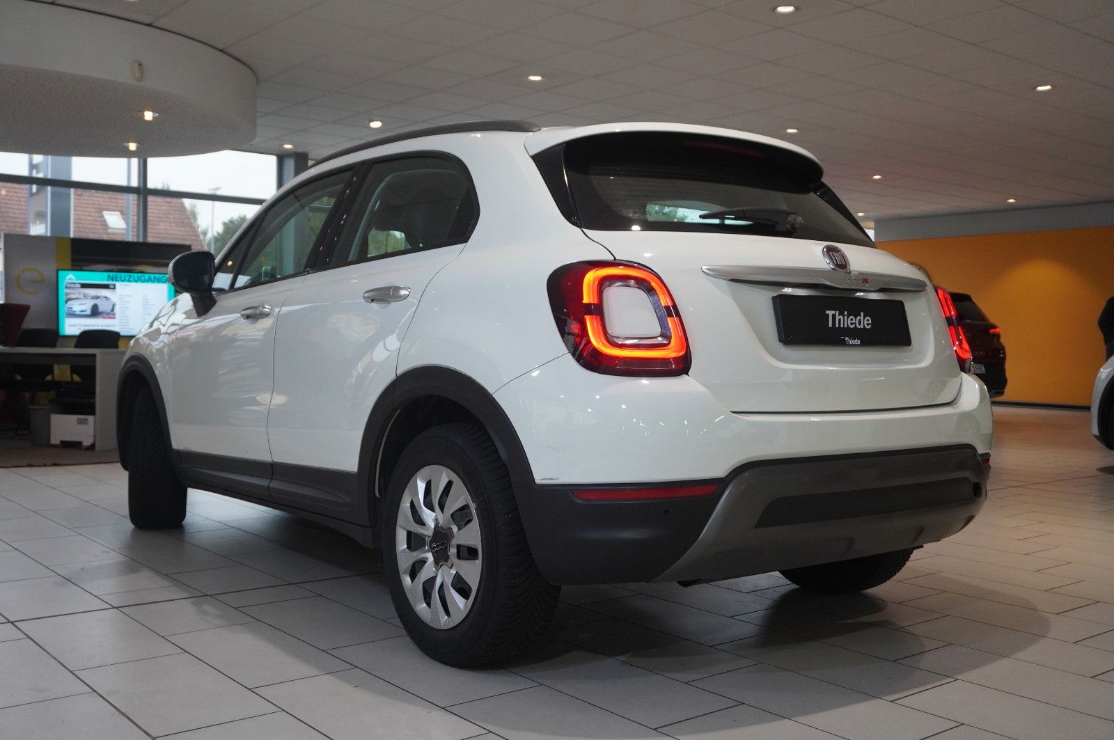 Fahrzeugabbildung Fiat 500X 1.3T CROSS DCT NAVI/LED/PDC/SPORT/TEMP/DAB+