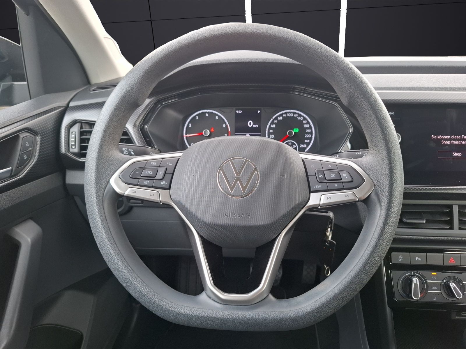 Fahrzeugabbildung Volkswagen T-Cross TSI Life DSG Klima RFK SH LM