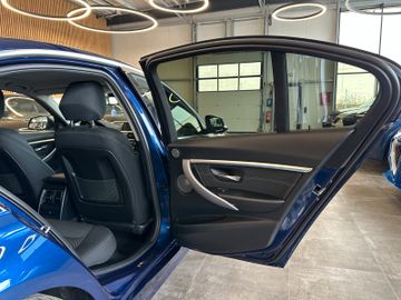 BMW 330 e Lim. iPerformance Sport Line *2. Hand*LED*