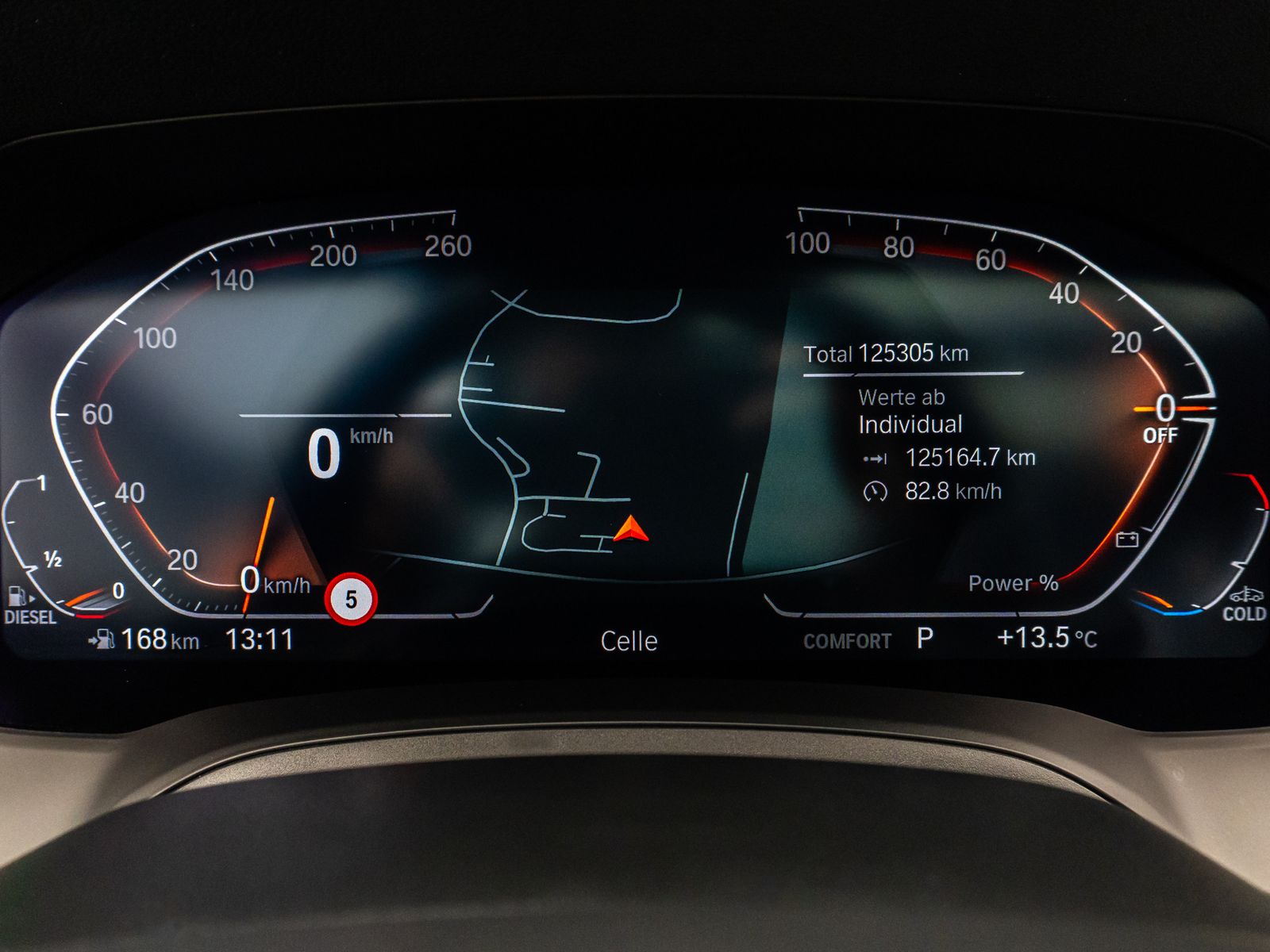 Fahrzeugabbildung BMW 320d  xD Panorama Kamera HUD DAB H/K Lenkradhzg