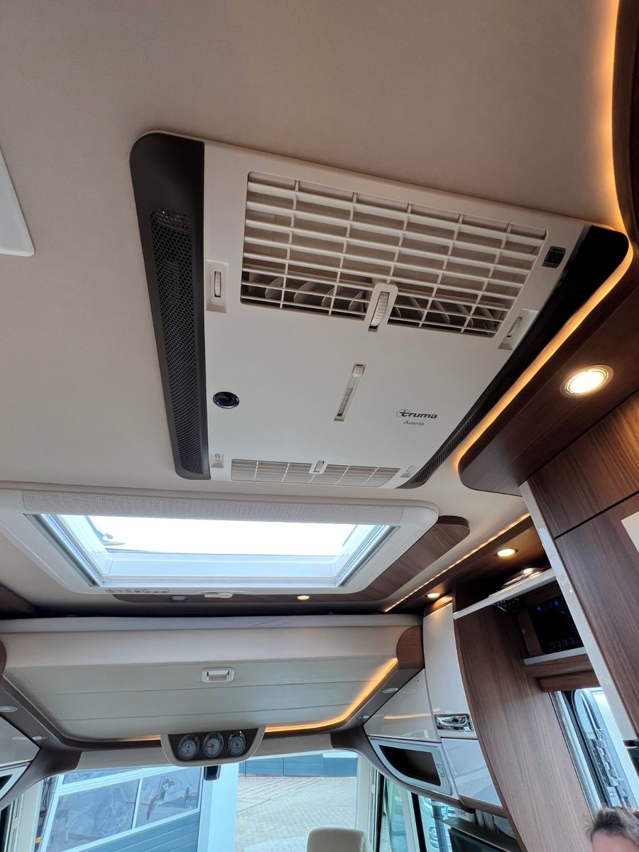 Fahrzeugabbildung Carthago Chic e-line I 50 LE DA Mercedes Sprinter Silver