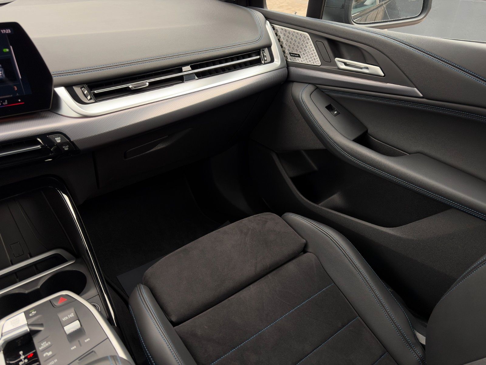 Fahrzeugabbildung BMW 218i Active Tourer M Sport Alcan. Massage CAM