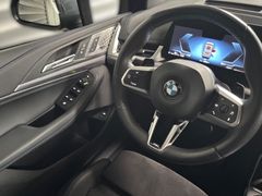 Fahrzeugabbildung BMW 218i Active Tourer M Sport -- Pano/HeadUp/19LM
