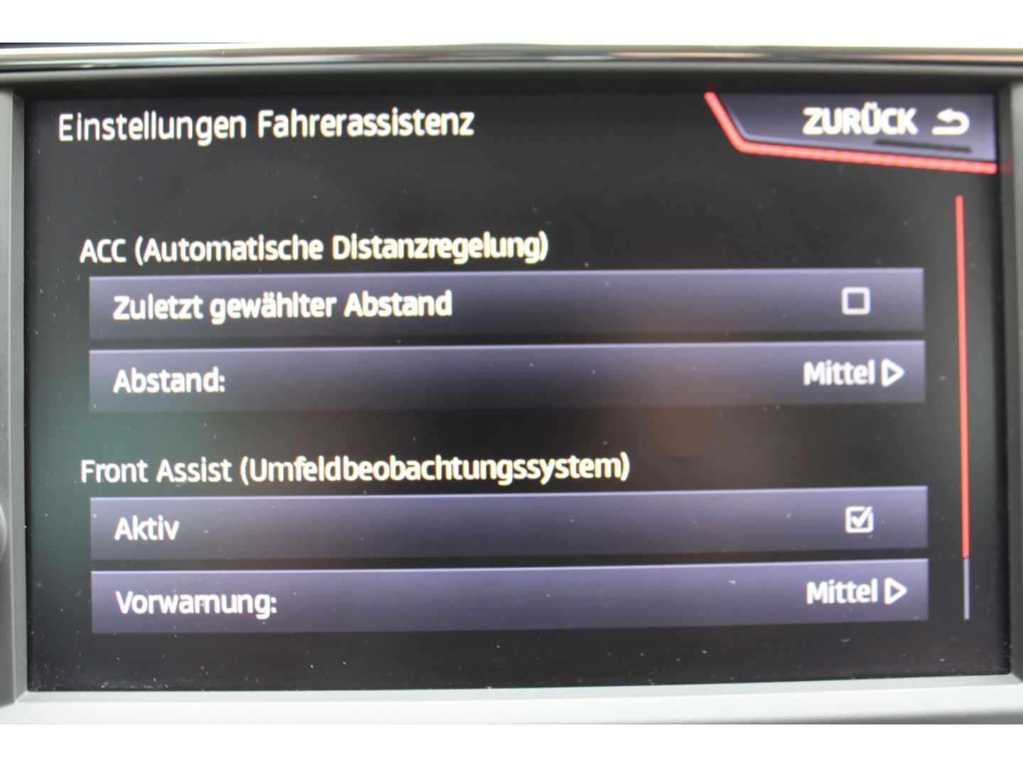 Fahrzeugabbildung SEAT Leon 1.5 TSI ST FR ACC LED Navi DAB PDC RFK AHK