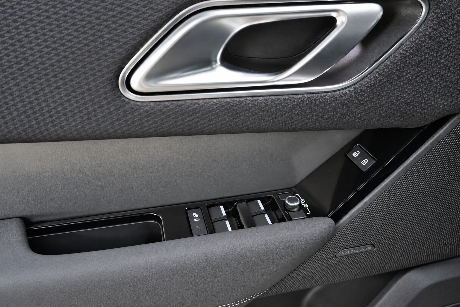 Fahrzeugabbildung Land Rover Range Rover Velar Kamera*Head-UP*Matrix*CarPlay