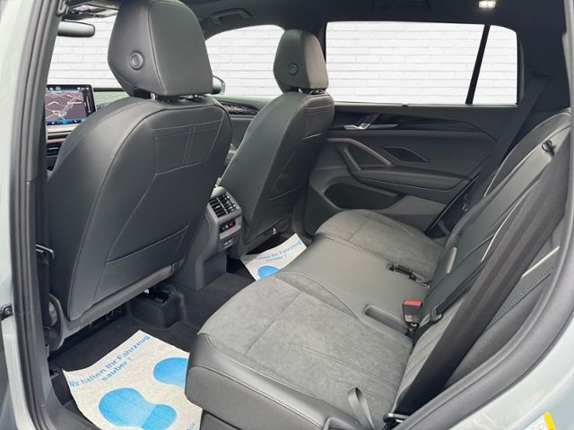 Fahrzeugabbildung Volkswagen Tayron  Elegance 2.0 TSI 4MOTION 204 DSG - AHK*M