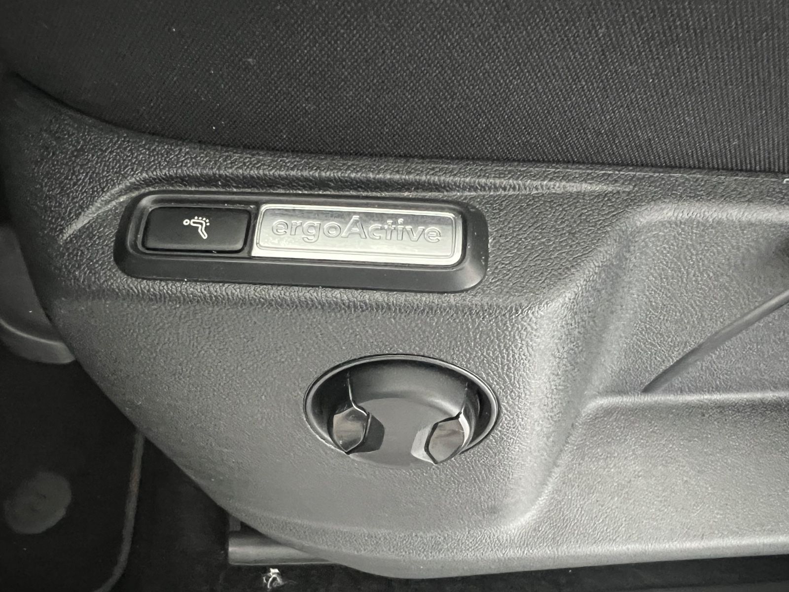 Fahrzeugabbildung Volkswagen Tiguan Comfortline 2.0 TDI DSG  *Digitaltacho*