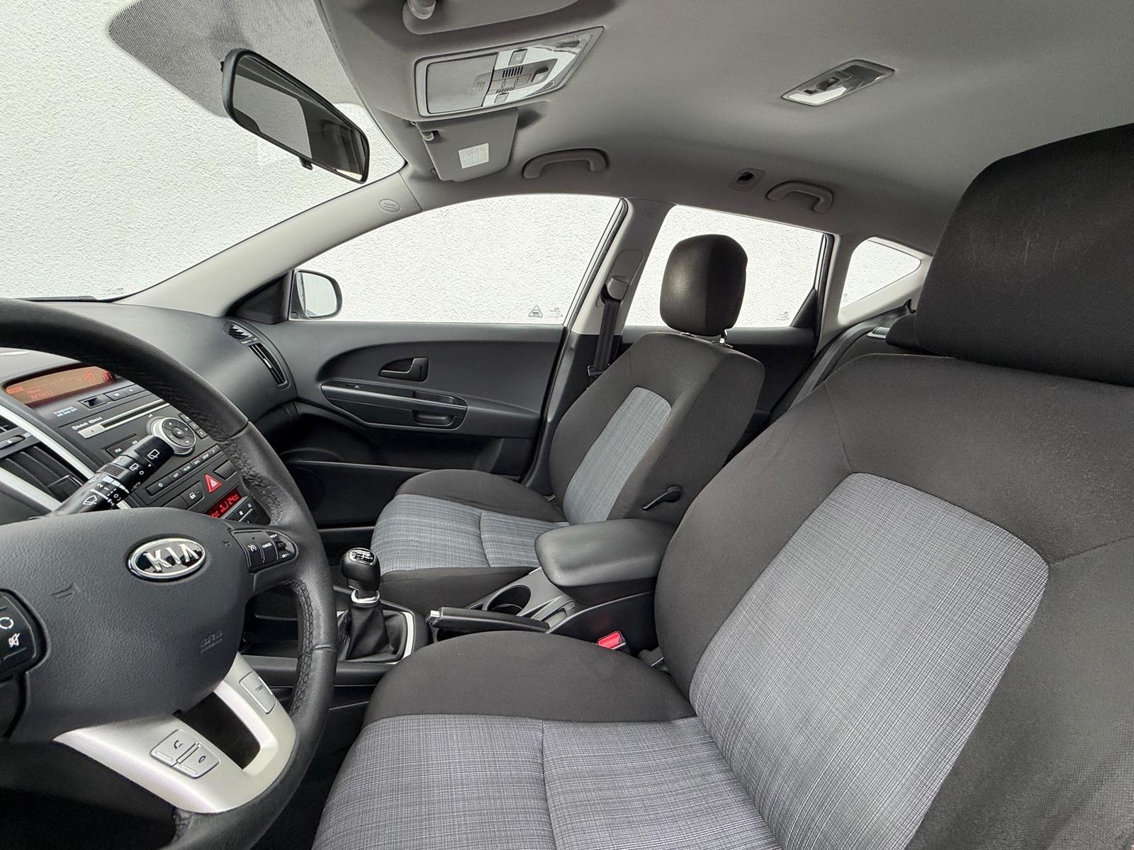 Kia cee'd 2013 — photo 24