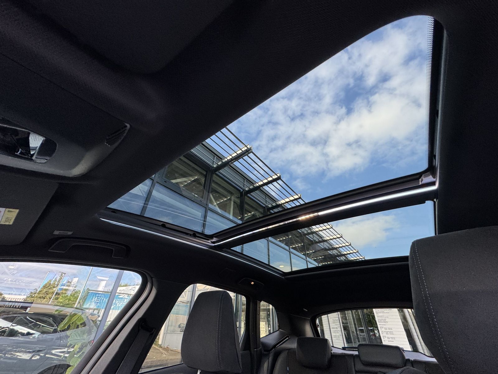BMW 223 Active Tourer - Bild 18