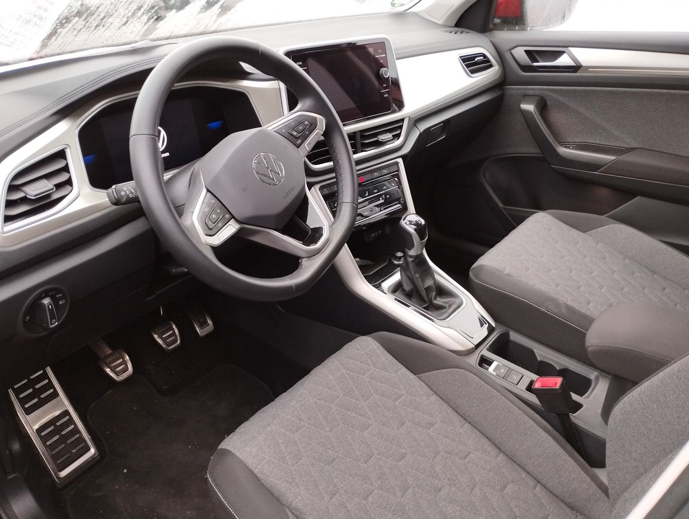 Fahrzeugabbildung Volkswagen T-Roc 1.0 MOVE NEU38T AHK Standheiz ACC LED SHZ