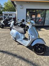 Vespa GTS 300 Super Tech *wie neu* - VESPA SILBER