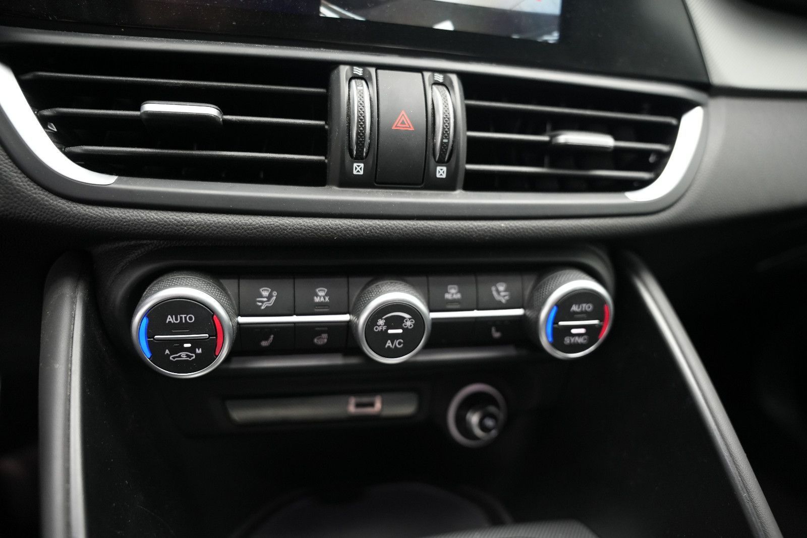 Fahrzeugabbildung Alfa Romeo Giulia Veloce *Harman&Kardon*Memory*Kamera*Navi