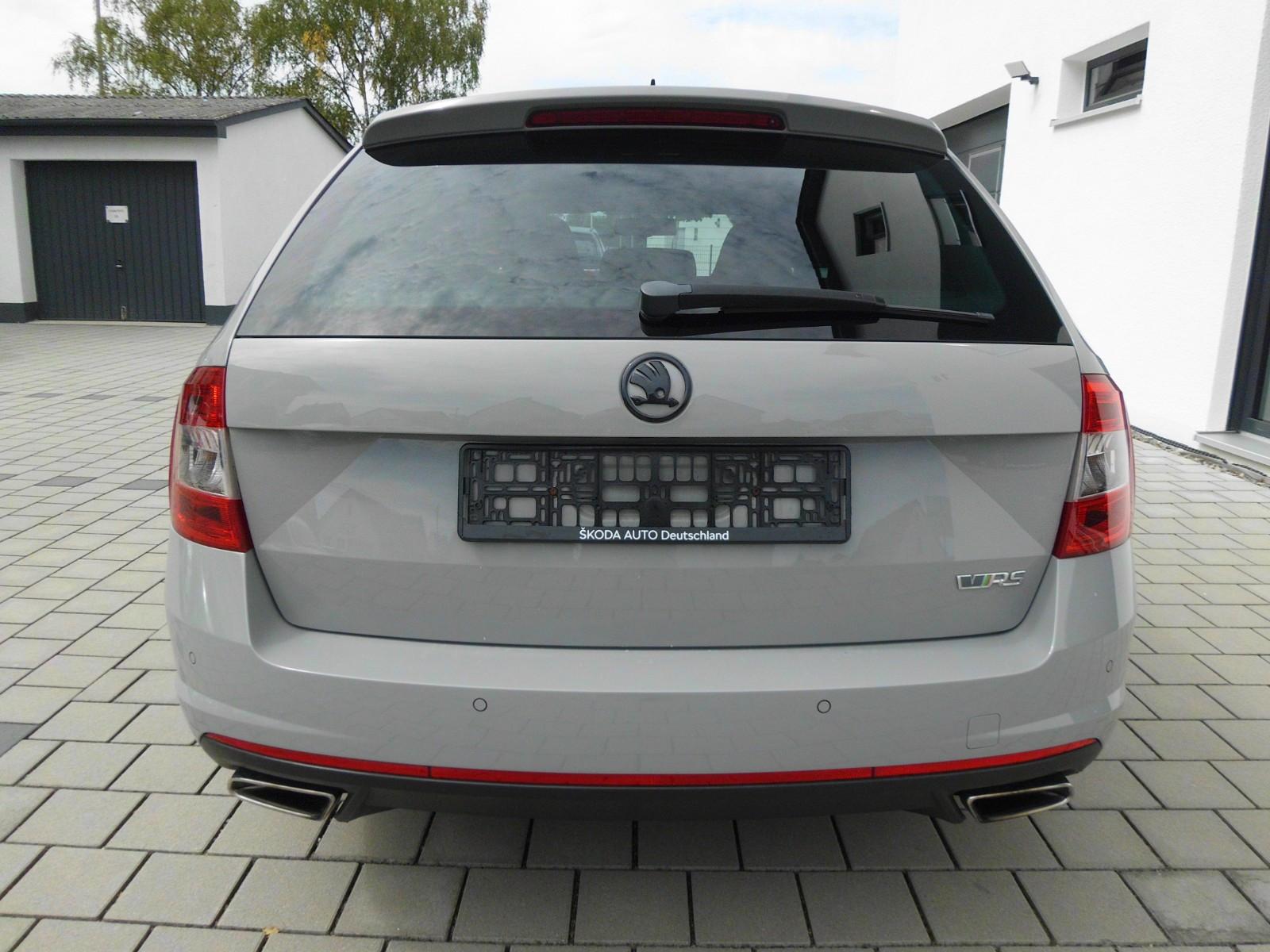 Skoda Octavia Combi RS 2.0 220ch - 2 ème main - Carnet entretien - Pneus été - Régulateur de vitesse - Navi