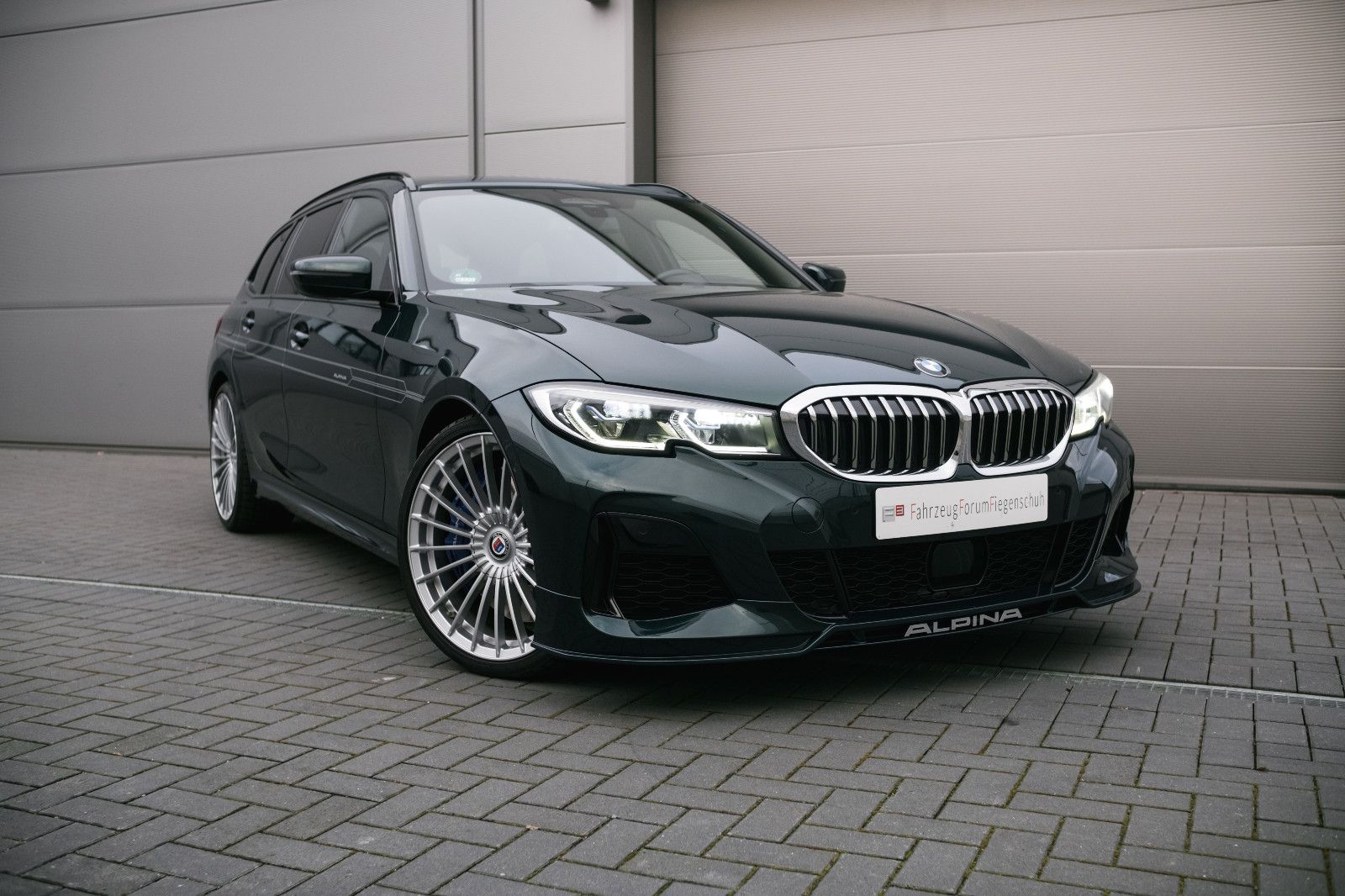 Fahrzeugabbildung ALPINA D3 S Touring-Pano-HarmanKardon-InnoPaket-20Zoll