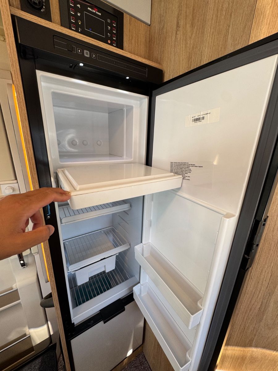 Fahrzeugabbildung Roller Team ZEFIRO 263 TL FIAT QUEENSBETT HUBBETT SOLAR TV