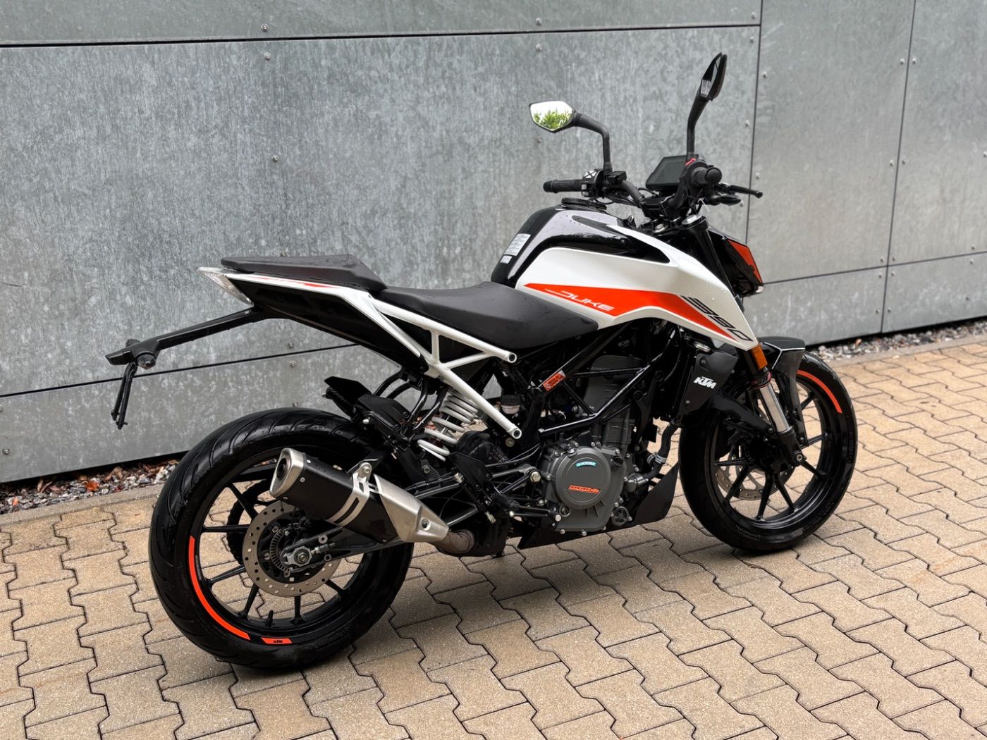 Fahrzeugabbildung KTM 390 Duke