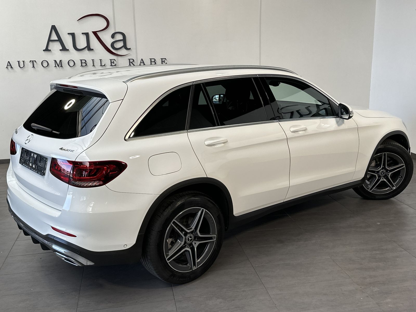 Fahrzeugabbildung Mercedes-Benz GLC 300d 4M AMG-Line NAV+LED+BURMESTER+360°+DAB