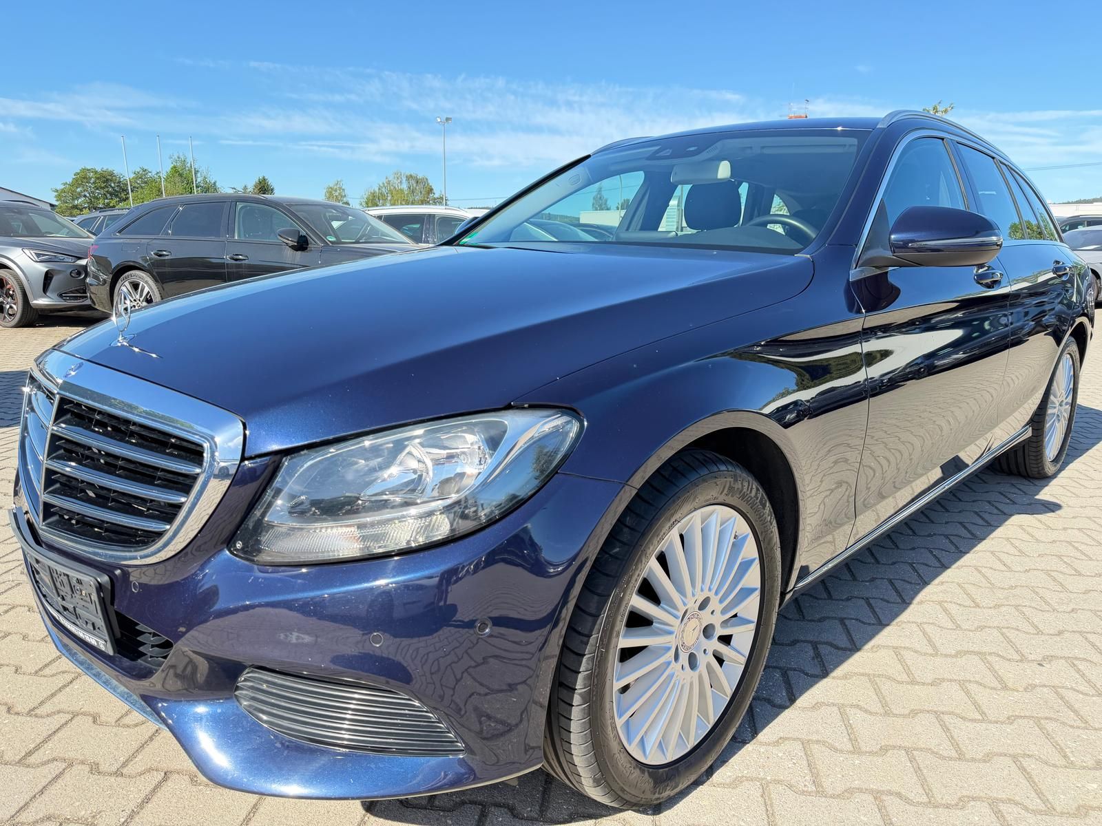 MERCEDES-BENZ C 220