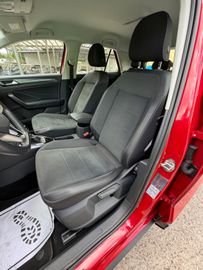 Volkswagen T-Roc - 8