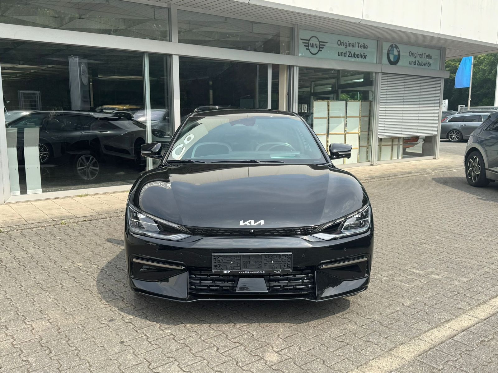 Fahrzeugabbildung Kia EV6 GT-Line 4WD WERKSGA+MEMO+AHK+HEAD+ACC+360°